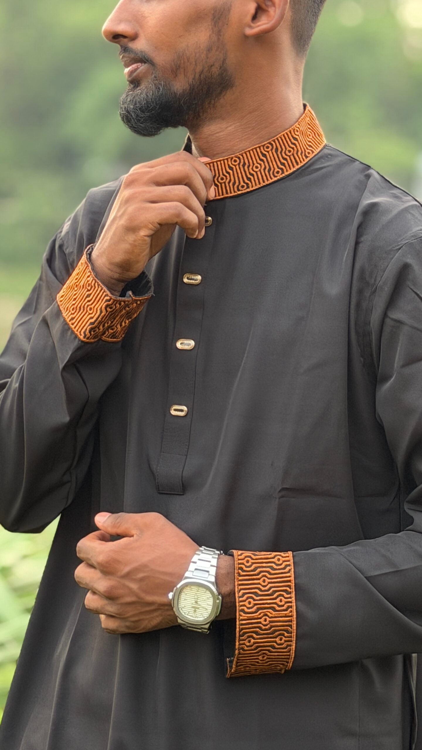 Huvran এলিগেন্ট এমব্রয়ডারিসহ চায়না মাইক্রোস্টিচ পাঞ্জাবি (ব্ল্যাক) - Image 2